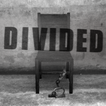 DIVIDED -監禁された部屋からの脱出-