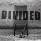 ikon DIVIDED -監禁された部屋からの脱出-