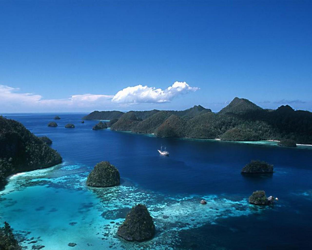 Inilah 10 Laut - Laut Indah Yang Mengelilingi Indonesia - VTRACKS