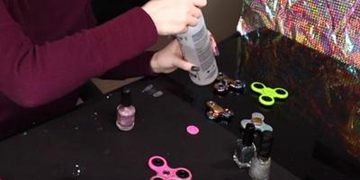 Tips for Hand spinner hologram camera ポスター