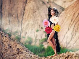 Bikini Girls Flower Wallpapers gönderen