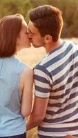 Couple Kissing GIFs الملصق