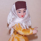 Puppe in Kleidung Kasachstan Zeichen