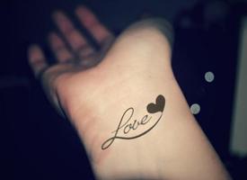 Love Tattoos Ideas โปสเตอร์