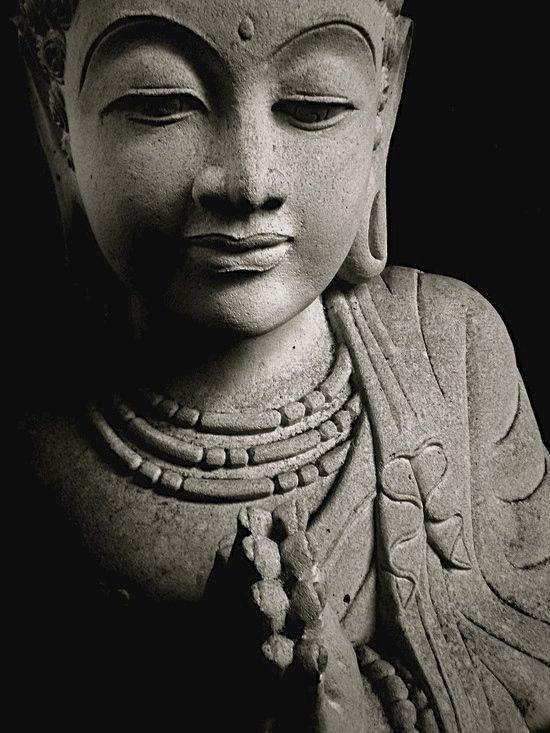 Расы для будды. Будда Шакьямуни. Сиддхартха Гаутама Шакьямуни создатель. Будда Шакьямуни голова. Лицо Будды.
