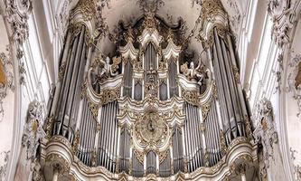 Pipe Organ Classical Music gönderen
