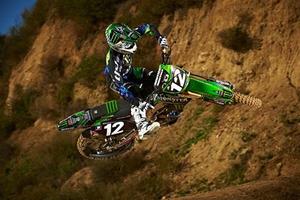 Motocross racing wallpaper screenshot 1