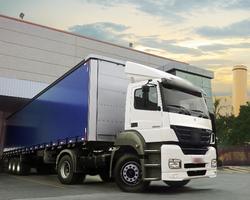 برنامه‌نما Wallpaper Mercedes Benz Axor 2 Series عکس از صفحه