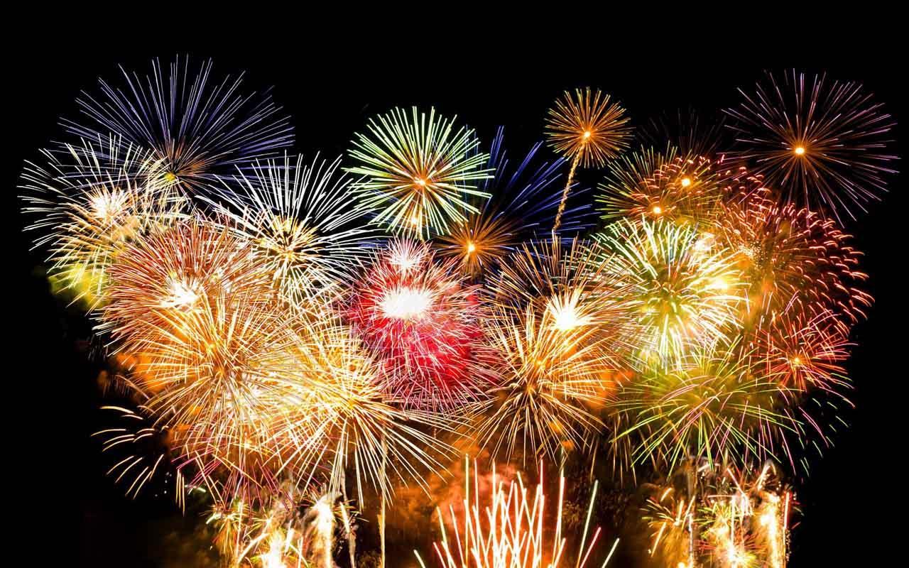 Android 用の 16 Fireworks Wallpaper Apk をダウンロード