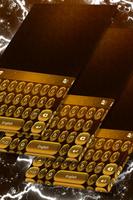 Gold Glow Keyboard bài đăng
