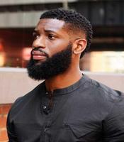 برنامه‌نما Black Men Haircuts عکس از صفحه