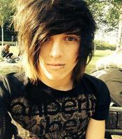 Emo Hairstyle For Men screenshot 1