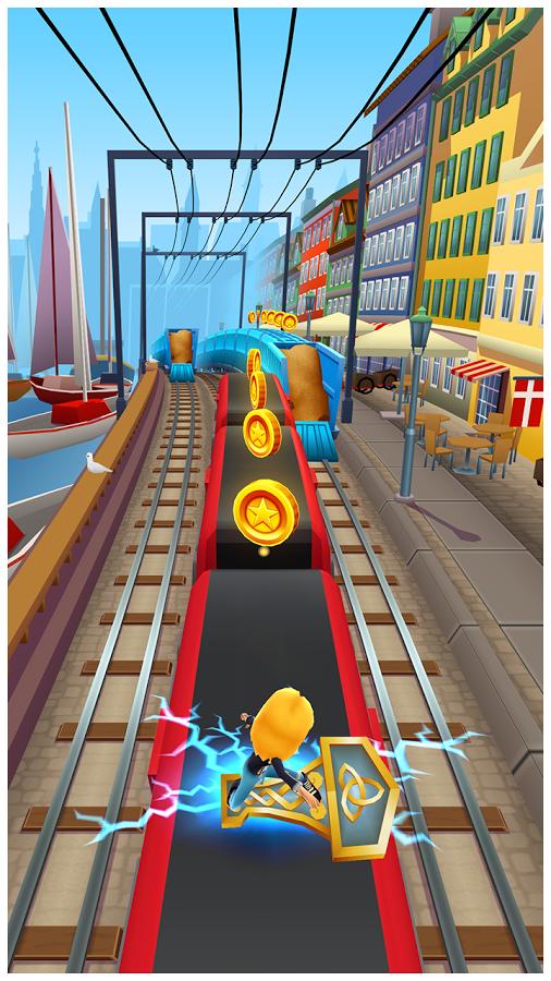 Включи игру про супер. Игра бежать Subway Surf. Монетки сабвей серф. Игрушки Subway Surf.