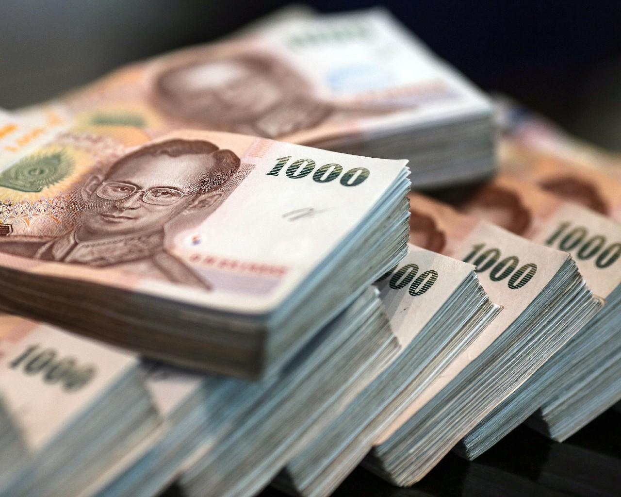 Деньги в бангкоке. Деньги Тайланда. Баты купюры. Валюта Тайланда. Налоговая система Тайланда.