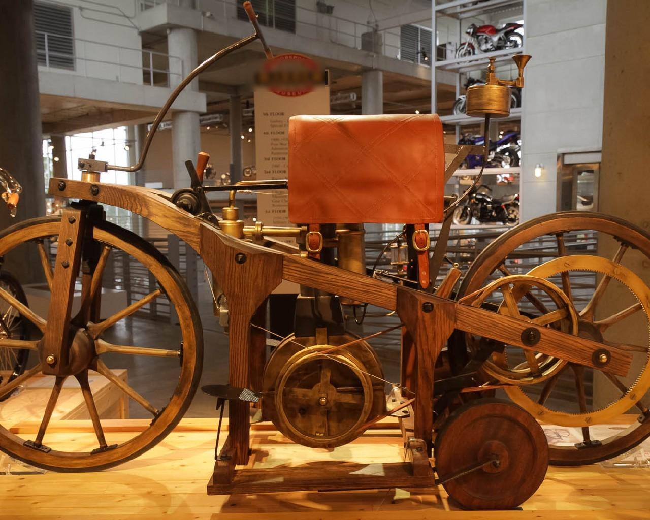 Daimler Reitwagen с человеком