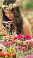 Women & Flowers Wallpapers HD 截图 1