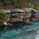 Mountain river in the fall aplikacja