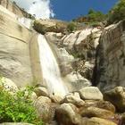 Waterfall in rocks 아이콘