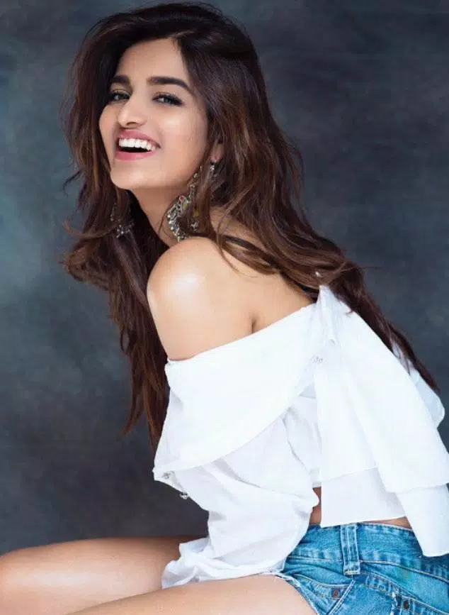 Nidhi Agarwal Wallpapers HD APK for Android Download