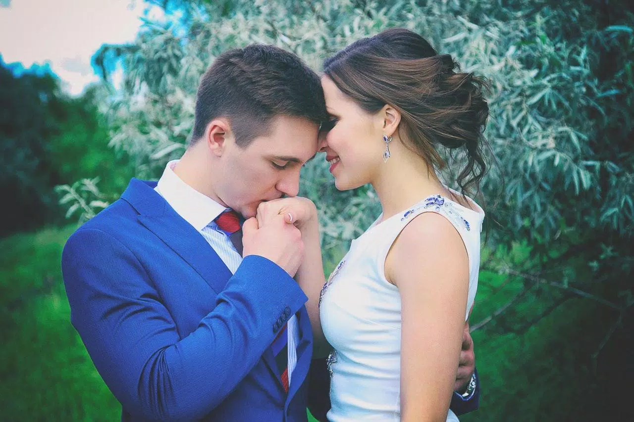 Tải xuống APK Hot Sexy Couple Kiss HD cho Android Tải xuống APK Hot Sexy Couple Kiss HD cho Android