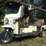 Tuk Tuk Taxi Budapest English