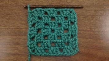 پوستر Basic Crochet Stitches