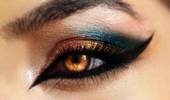 برنامه‌نما Eye Makeup Ideas عکس از صفحه