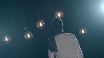 فيديو المنشد احمد الساعدي ناكر المعروف بدون انترنت الملصق
