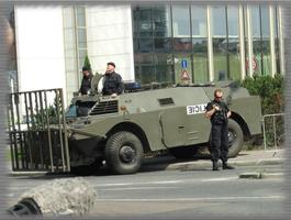 Armored Cars Wallpaper 截圖 2