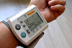 1 Schermata قياس ضغط الدم ببصمة الاصبع prank2017