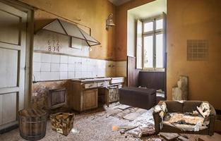 Old Abandoned House Escape 5 gönderen