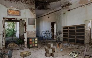 Escape Puzzle: Dilapidated House ポスター