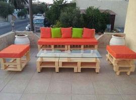 Pallet box ideas الملصق