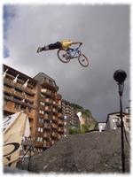 Bmx Stunts Wallpaper Pics screenshot 2