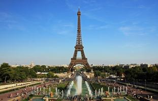 برنامه‌نما Eiffel Tower Wallpapers عکس از صفحه