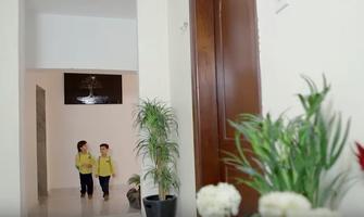 ثياب المدرسة - جاد وإياد مقداد الملصق