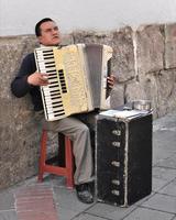 Accordions Wallpapers (Free) Cartaz