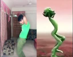 الفضائي الأخضر-  دامي تو كوسيتا - Dame Tu Cosita الملصق