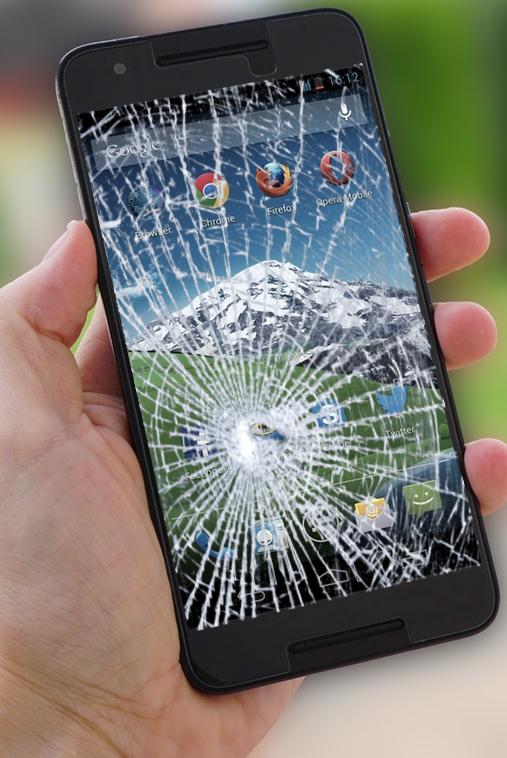 Фото экран разбить телефон. Разбитый смартфон. Разбитый экран телефона. Смартфон с разбитым экраном. Сломанный смартфон.