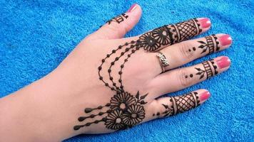 Beautiful Mehndi Designs 2018 screenshot 2