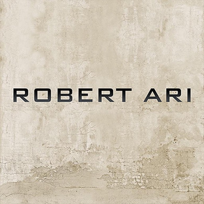 Robert Ari