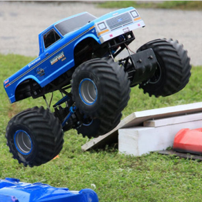 4x4 Monster Truck Racing Simulation 3D