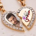 Name & photo on the necklace আইকন