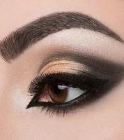 Eye Makeup Ideas الملصق