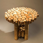 Einzigartiges Tischdesign aus Holz Zeichen