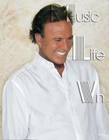 Julio Iglesias Album Offline โปสเตอร์