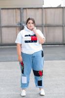 Girls Jeans Styles 2019 😍 постер