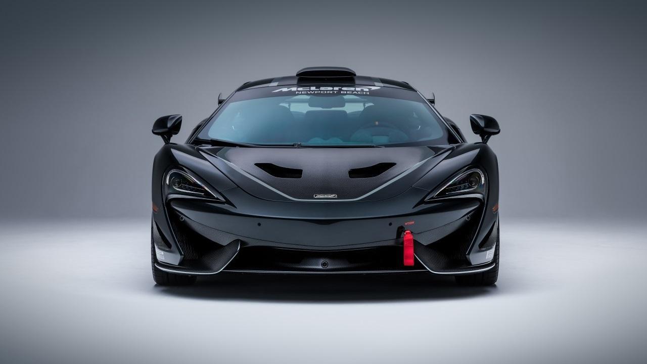 Supercar MCLAREN Sport сзади