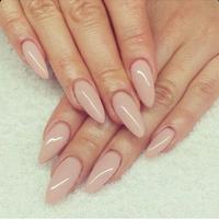 Oval Nails پوسٹر