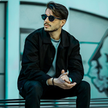 Men Photo Pose Ideas